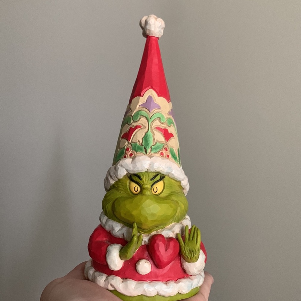 Jim Shore Grinch Gnome with Large Heart. ♥️